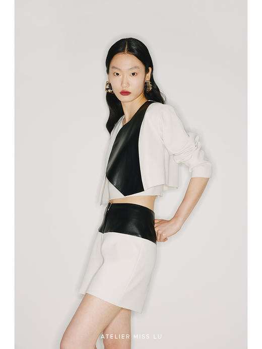 【潮汐】异形设计环保PU皮质撞色拼接浅青白短款外套/220010 商品图2