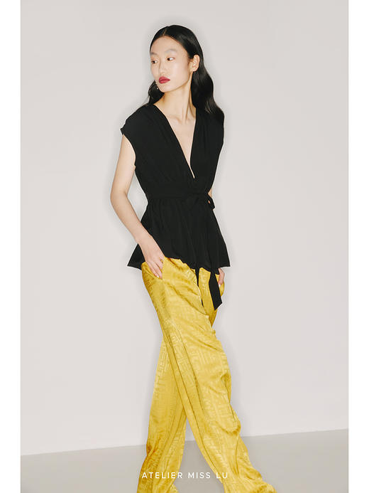 【竖琴】立裁垂褶设计高腰系带黑色宽肩上衣/220021A 商品图2