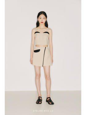 【猫耳】浅半圆领口设计环保PU皮质拼接燕麦浅驼吊带上衣/220018