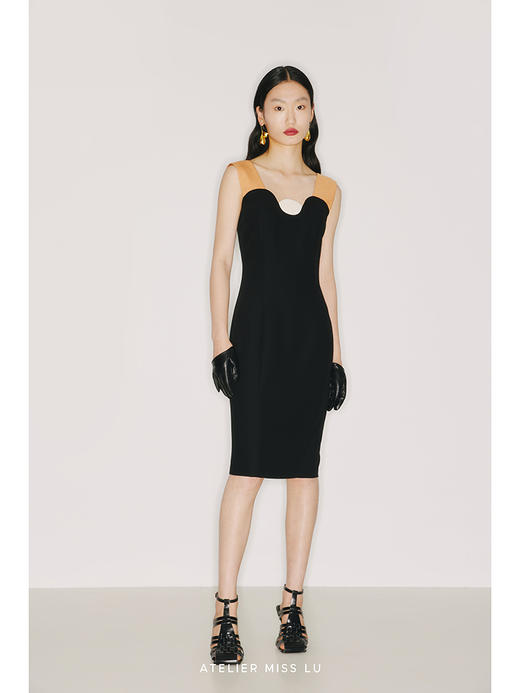 【午后海平线】圆半初升领口设计蜂蜜黄撞色肩带黑色修身连衣裙/22000026A 商品图0