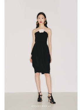 【月光爱丽丝】手工圆片装饰立裁垂褶黑色收腰吊带连衣裙/22000023