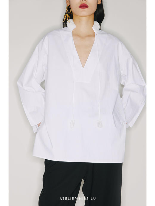【日光浴】手工圆片拼接设计V领飘带纯白衬衫/220020 商品图2