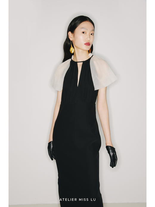 【坠入】细V镂空象牙白薄纱拼接黑色收腰长裙/22000004 商品图2