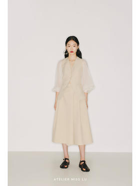 【骑士公主】象牙白透纱廓形长袖燕麦浅驼收腰马甲/220016A