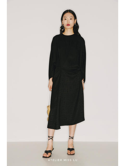 【时髦纸片人】定制款日本进口三醋酸肌理光泽黑立裁连衣裙/22000019A 商品图0