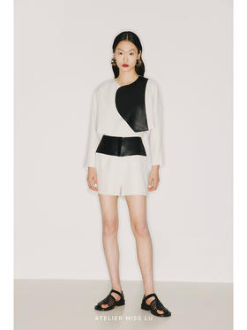 【潮汐】异形设计环保PU皮质撞色拼接浅青白短款外套/220010