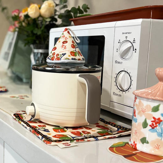 【采购专享】宫里的世界  柿全食美厨房套装  围裙 餐垫 杯垫 隔热手套 隔热锅盖帽 商品图9