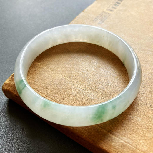 糯冰种飘花翡翠手镯60 商品图0