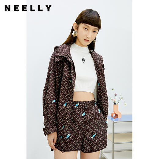 NEELLY纳俪商场同款直筒裤咖啡色个性字母印花开叉抽绳短裤N22032H01159 商品图3