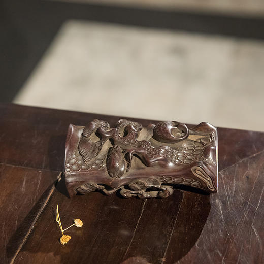 清 紫檀木透雕松鹤延年笔筒 商品图4