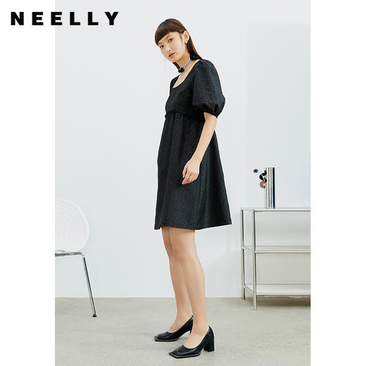 NEELLY纳俪法式复古方领娃娃裙中长款连衣裙女泡泡袖高腰小黑裙潮N22032Y01164 商品图3