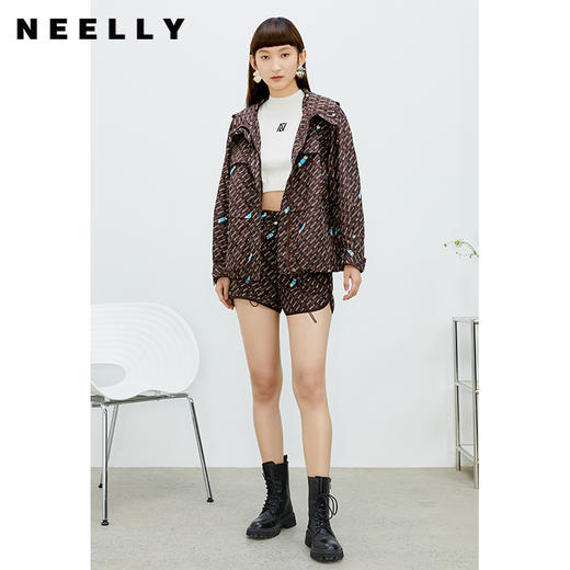 NEELLY纳俪商场同款短外套2022春季新款连帽拉链字母印花抽绳外套N22032C01153 商品图2