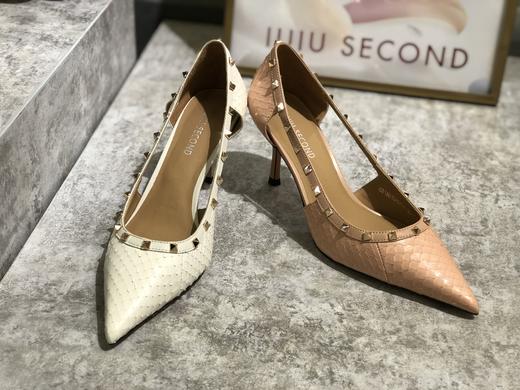 IUIU SECOND夏季时尚铆钉蛇皮细跟尖头空凉凉鞋 商品图5