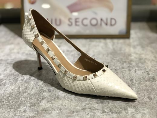 IUIU SECOND夏季时尚铆钉蛇皮细跟尖头空凉凉鞋 商品图1