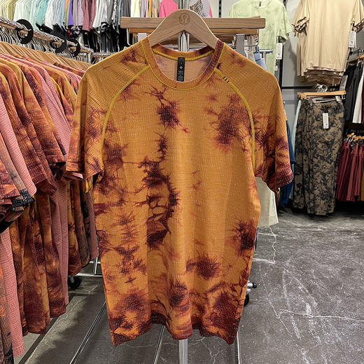  LULULEMON/露露乐檬 Metal Vent 男士夏季轧染透气短袖T恤 商品图0