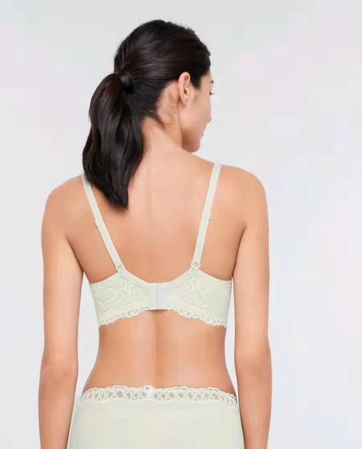 百货世界-爱慕-印迹3/4薄衬垫隐孔花瓣文胸 商品图1