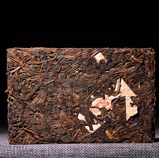 【福利回馈】龙圆号大渡岗时期正版老茶砖04 可到龙园号厂家对比 原厂出货 贵重至极！！ 04年绝版老货！ 商品图2