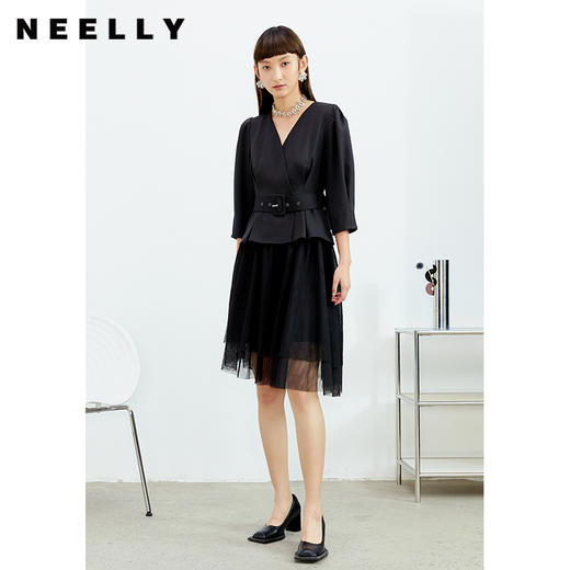 NEELLY纳俪商场同款V领泡泡袖上衣拼接纱裙女中长款不规则连衣裙N22032Y01165 商品图3