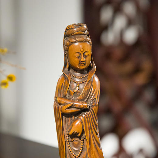 清 黄杨木雕持卷观音像 商品图1