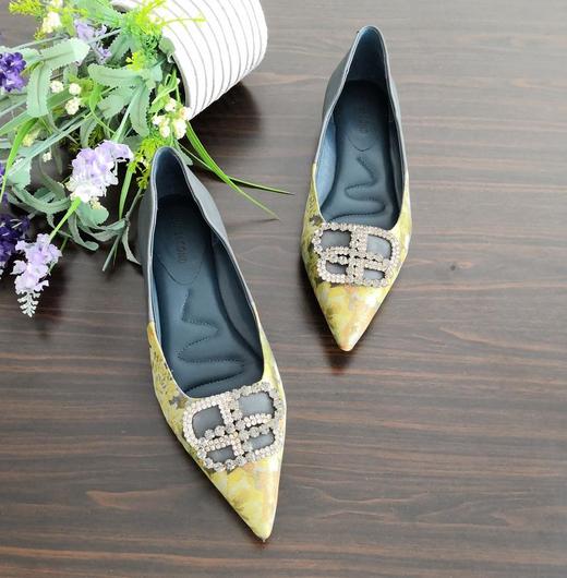 IUIU 织物面尖头平底浅口单鞋 商品图4