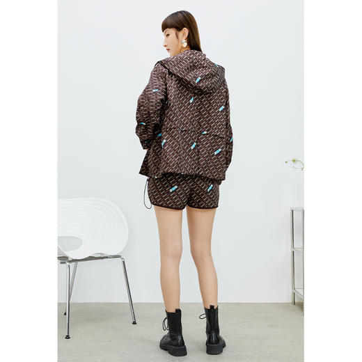 NEELLY纳俪商场同款短外套2022春季新款连帽拉链字母印花抽绳外套N22032C01153 商品图4