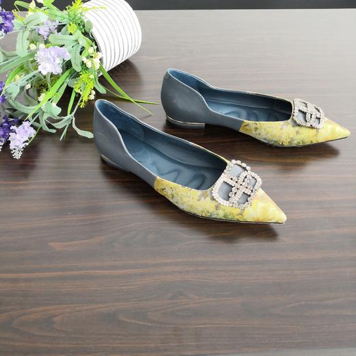 IUIU 织物面尖头平底浅口单鞋 商品图3