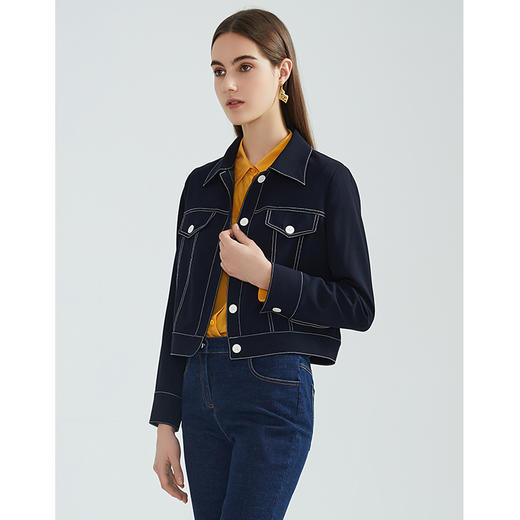 EITIE爱特爱春季新款洋气时尚简约撞色线条单排扣夹克短外套6303002 商品图2