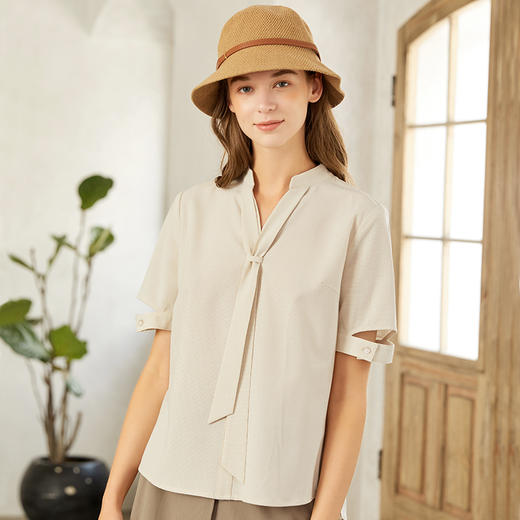 Famecoco范可儿短袖衬衫设计感春夏季V领小众别致上衣女F223BK001 商品图0