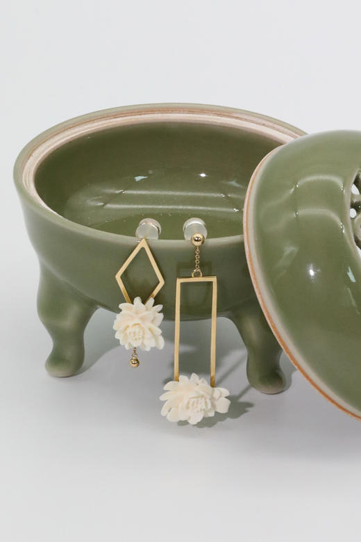 【月出】猛犸牙雕国粹·手工制作·昙花18K金耳环yc 商品图1