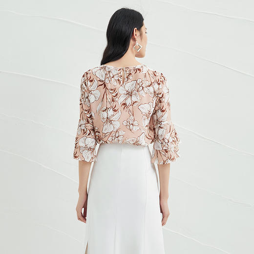 EITIE爱特爱女装夏季新品印花长喇叭袖圆领T恤上衣女夏6613310 商品图4