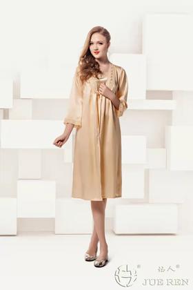 5F  珏人乔其绣花素邹缎睡袍