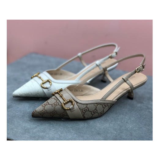 IUIU SECOND夏季时尚马衔扣细跟尖头空凉凉鞋 商品图1