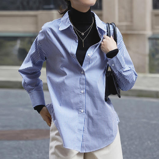 【新品秒杀】女士蓝白条纹衬衫B2201028077 商品图3
