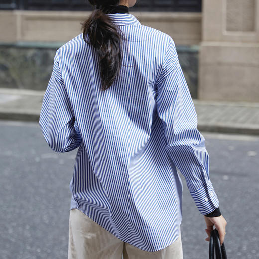 【新品秒杀】女士蓝白条纹衬衫B2201028077 商品图5