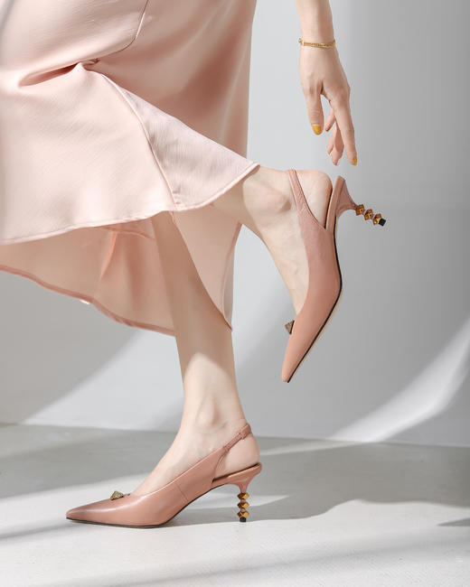 IUIU SECOND夏季时尚柔软羊皮尖头细跟空凉凉鞋 商品图2