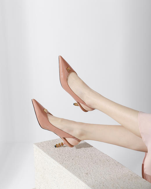 IUIU SECOND夏季时尚柔软羊皮尖头细跟空凉凉鞋 商品图4