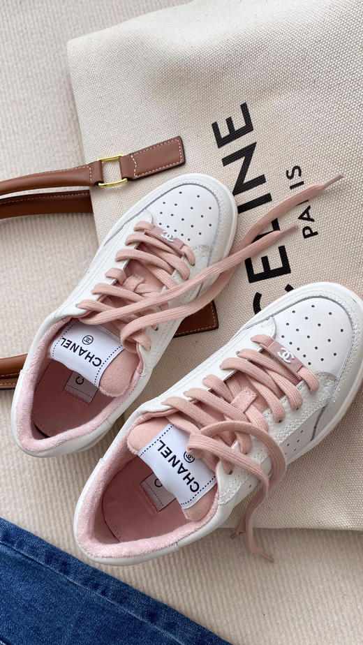 老友团购 胎牛皮小香白鞋 轻盈 舒适 商品图0