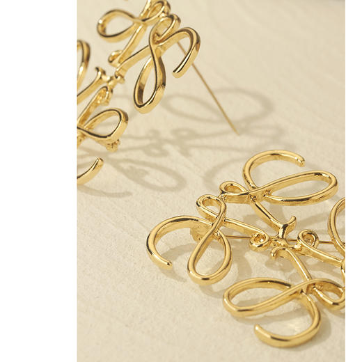 优选丨潮流饰品 毛衣复古金属西装胸针女韩国ins潮百搭个性大气别针小香风配饰 商品图1