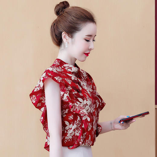 KQL- E316N8967 2022夏新款女装复古宫廷风立领盘扣荷叶边无袖仿真丝衬衫上衣 商品图1