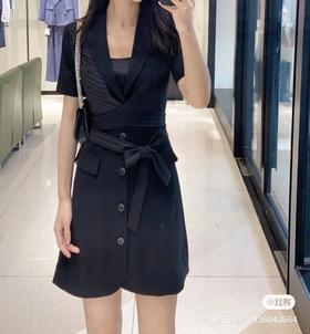 3楼阿玛施AMASS服饰黑色连衣裙（线上购）