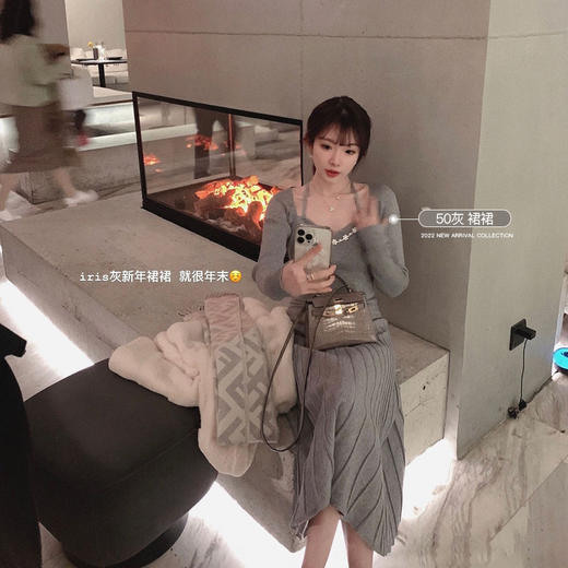 金蘑菇菇【Iris恋曲  断码XS码  】自带小心机的钻钻挂脖针织裙/上衣 商品图2