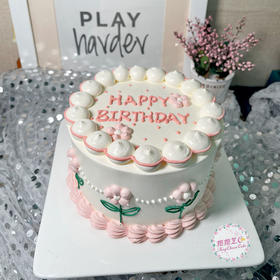 粉色系复古蛋糕，粉色的花朵也太温柔啦