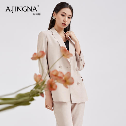 【特价款不退不换】阿菁娜春夏新款休闲办公纤维麻感气质珍珠白西服外套A27C108033 商品图3