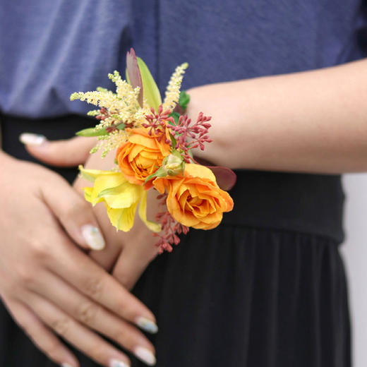 手腕花-高级商务会议酒会婚礼新娘伴娘鲜花手腕配花伴手礼成人礼领证拍照道具（满100元起送） 商品图4