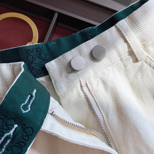 「细节可见品质」被它的气场秒到 白色休闲牛仔裤女 商品图3