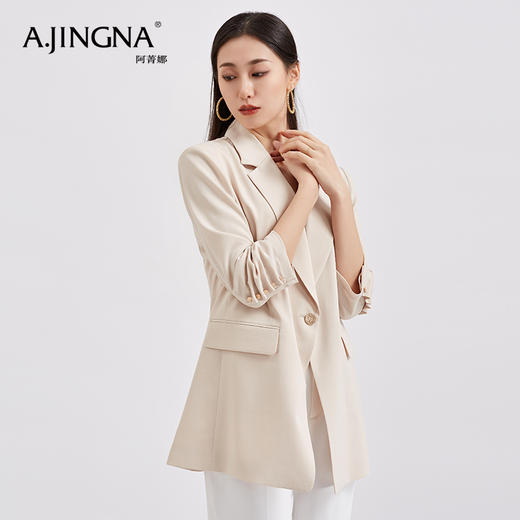 【特价款不退不换】阿菁娜经典珍珠白轻盈收褶七分袖小西服A27C108019 商品图2