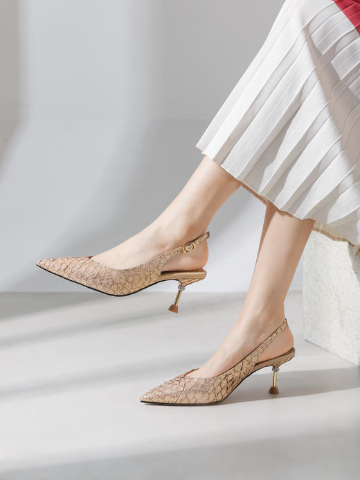 IUIU SECOND夏季时尚鱼皮尖头细跟空凉凉鞋 商品图2