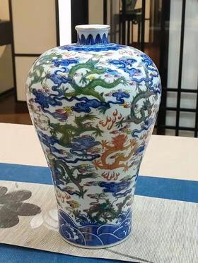 涂杏花：青花加彩云龙纹梅瓶