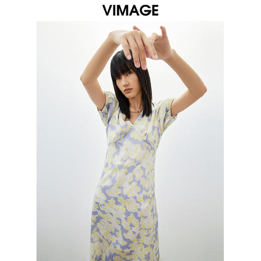 VIMAGE/纬漫纪春季新款法式气质V领泡泡袖连衣裙V1707332 商品图0
