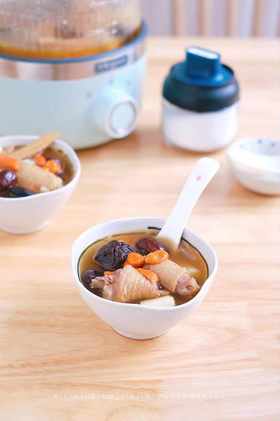 养生锅丨香菇山药鸡汤